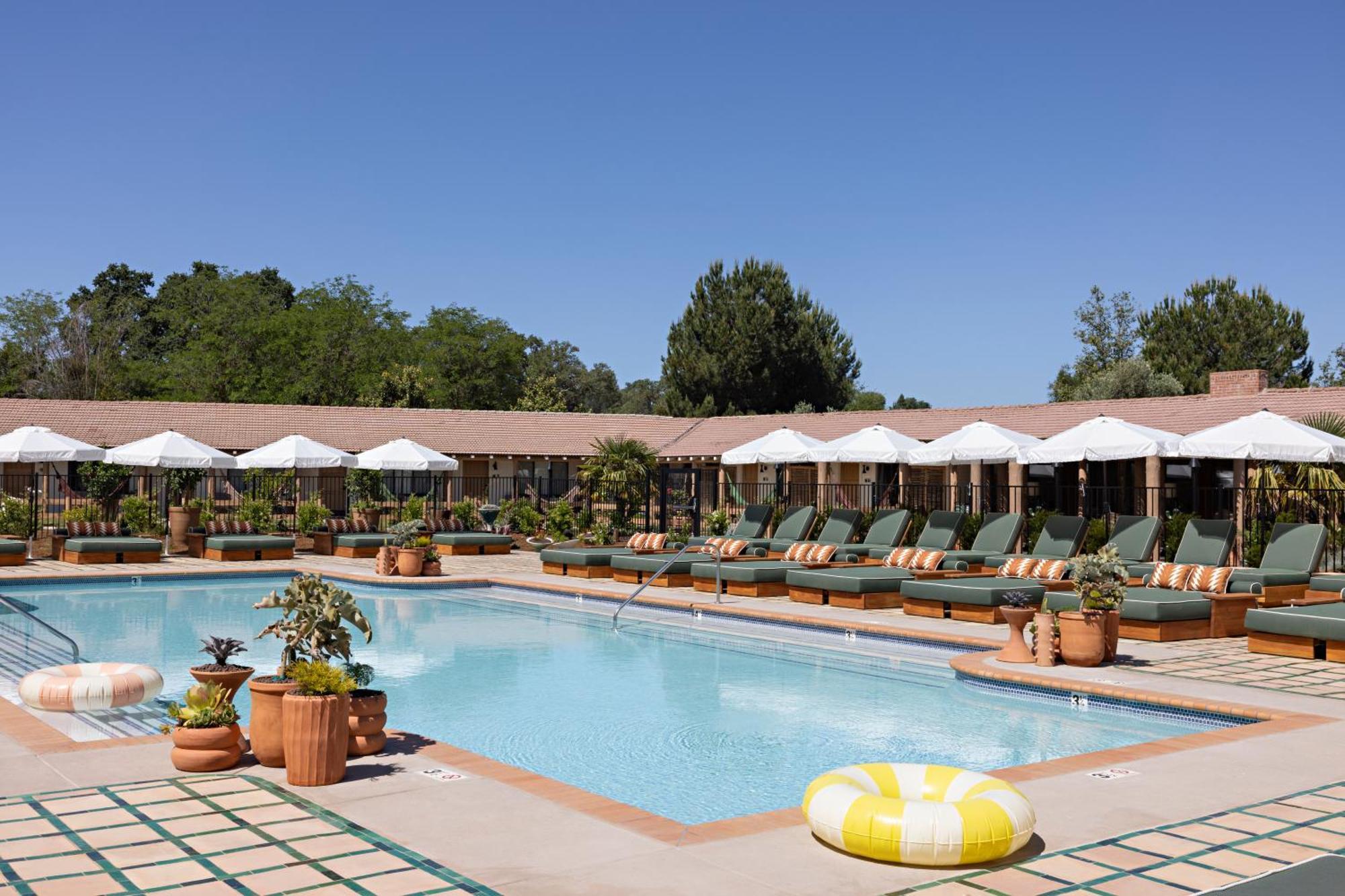 River Lodge Paso - 21 & Over Pool 佩索罗伯斯 外观 照片
